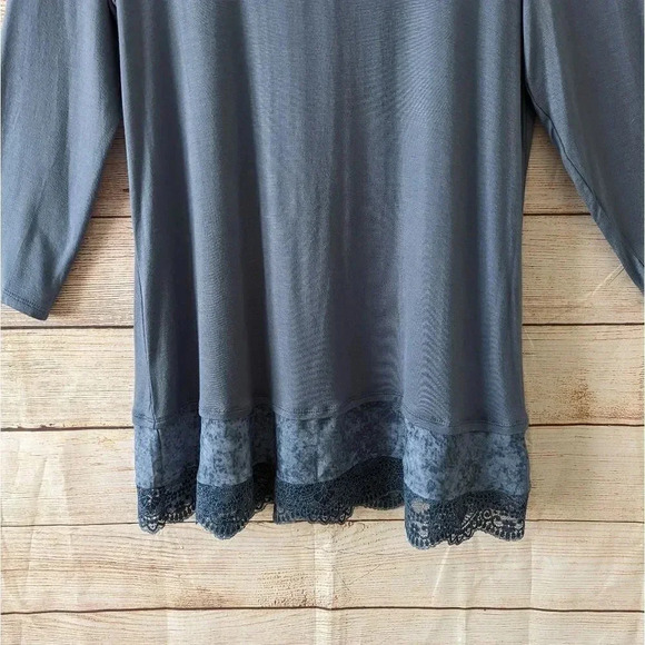 LOGO By Lori Goldstein Size Small Scoop Neck Lace Trim Hem Tunic Top Blouse Blue - Picture 4 of 12